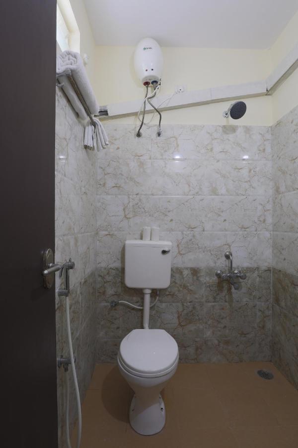 Green Tree Hotel-Near Vfs Global And Ramee Mall 첸나이 외부 사진