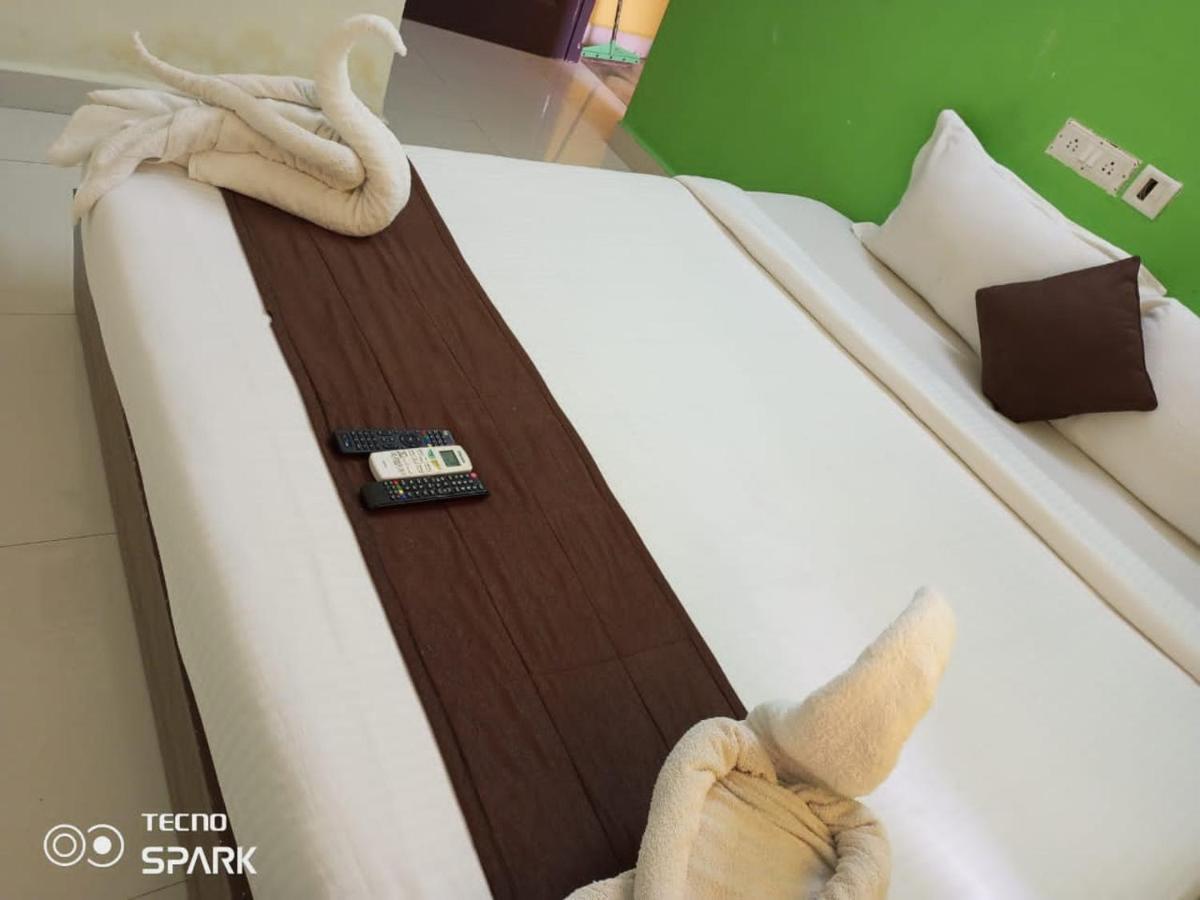 Green Tree Hotel-Near Vfs Global And Ramee Mall 첸나이 외부 사진