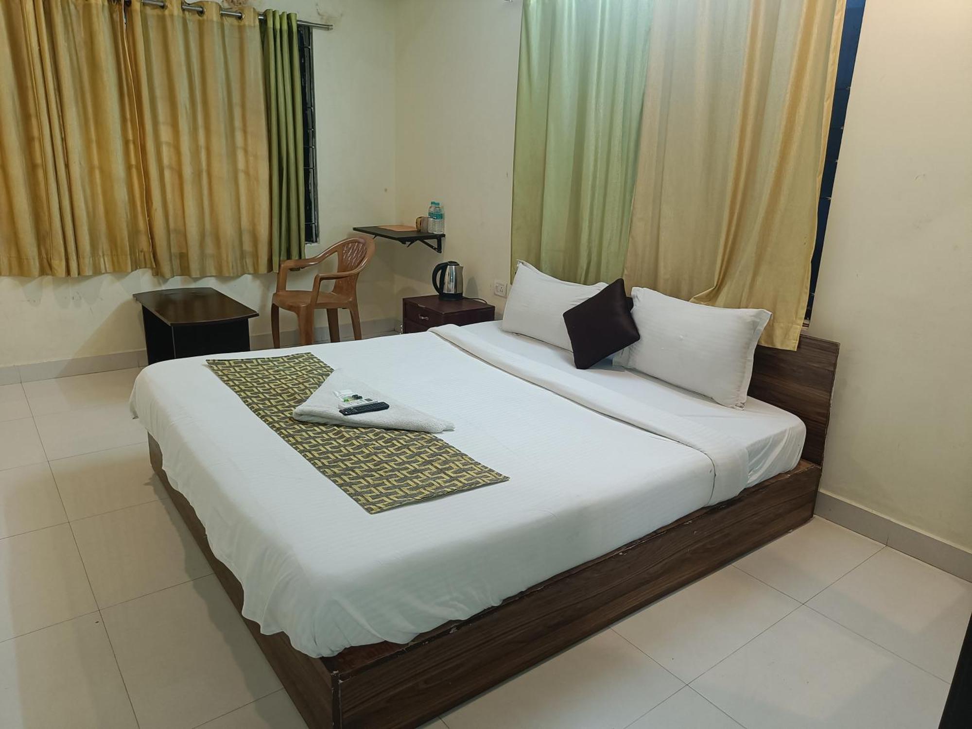 Green Tree Hotel-Near Vfs Global And Ramee Mall 첸나이 외부 사진