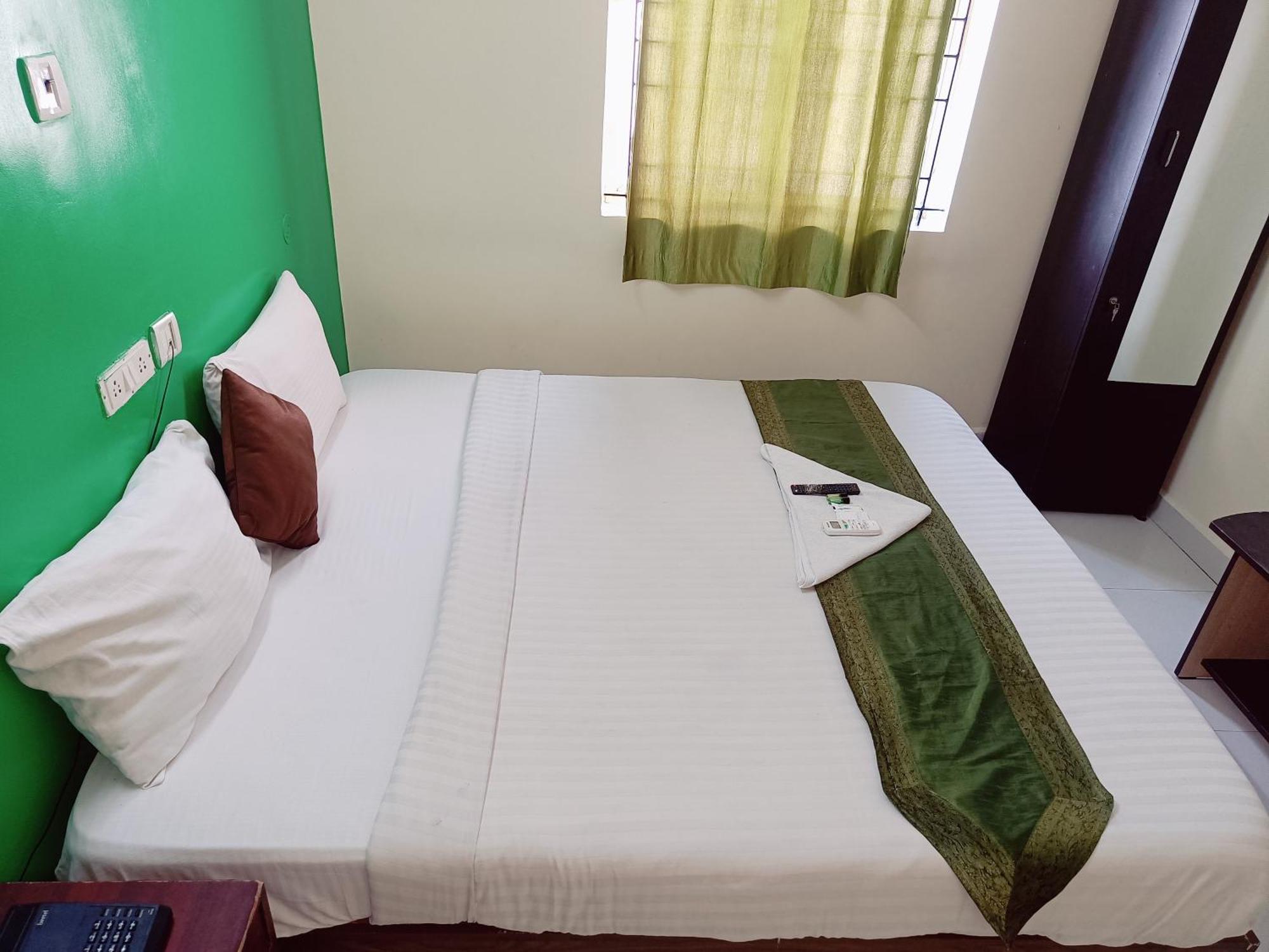 Green Tree Hotel-Near Vfs Global And Ramee Mall 첸나이 외부 사진
