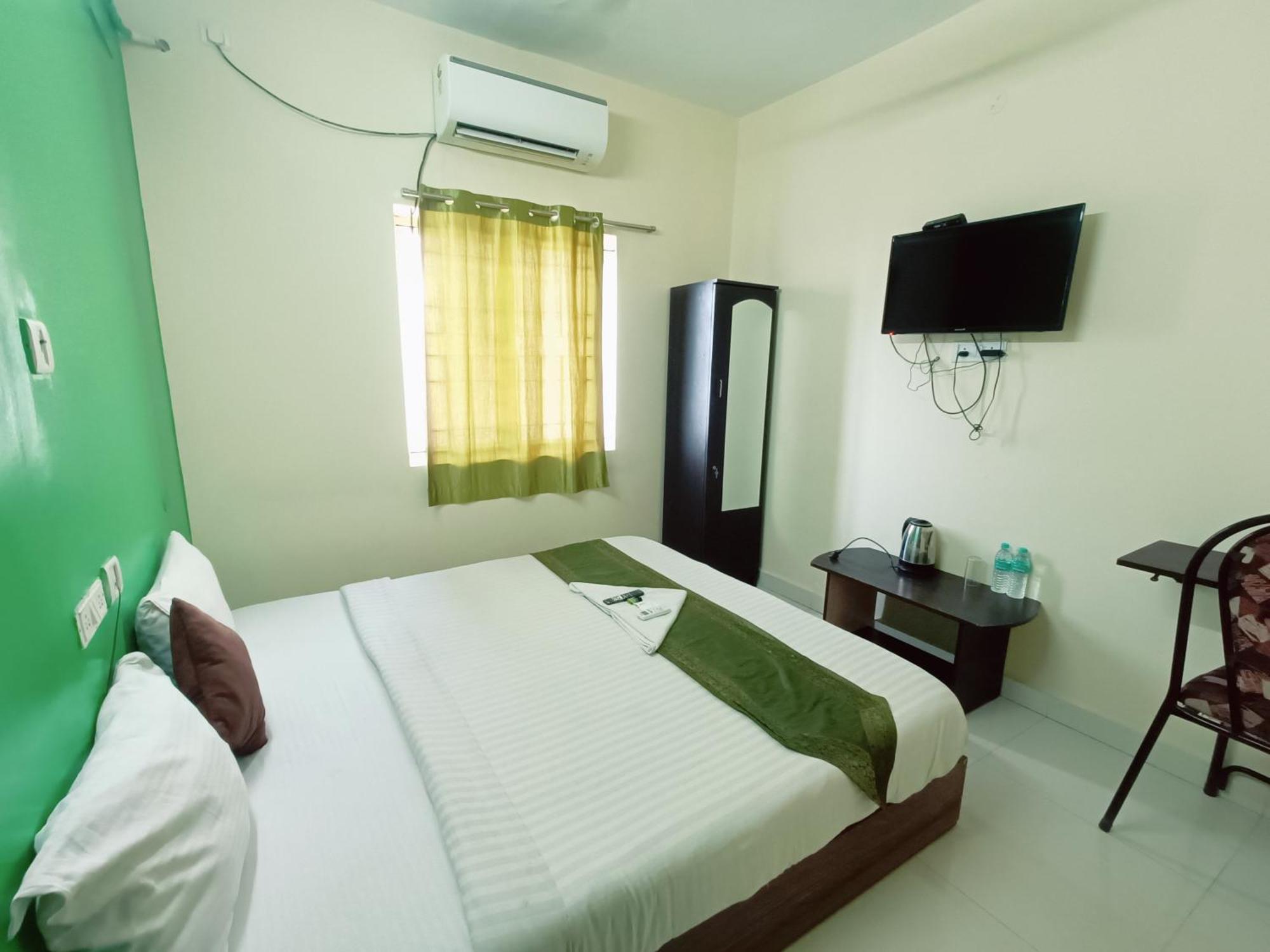 Green Tree Hotel-Near Vfs Global And Ramee Mall 첸나이 외부 사진